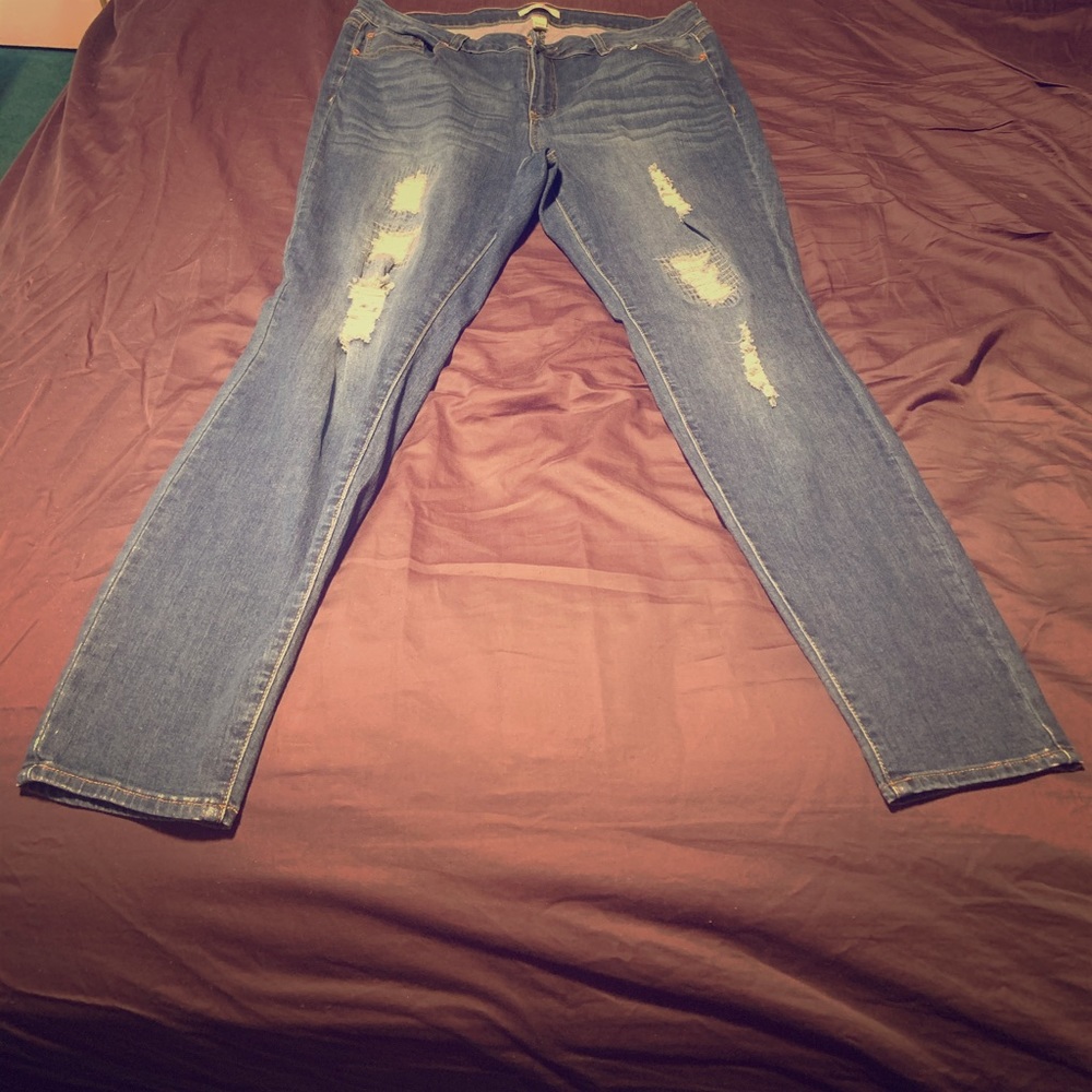 Women’s Plus Size Ripped Jeans